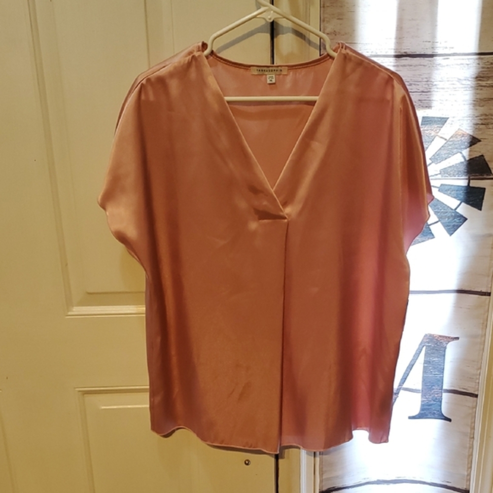 Chic Satin V-Neck Blouse in Pink